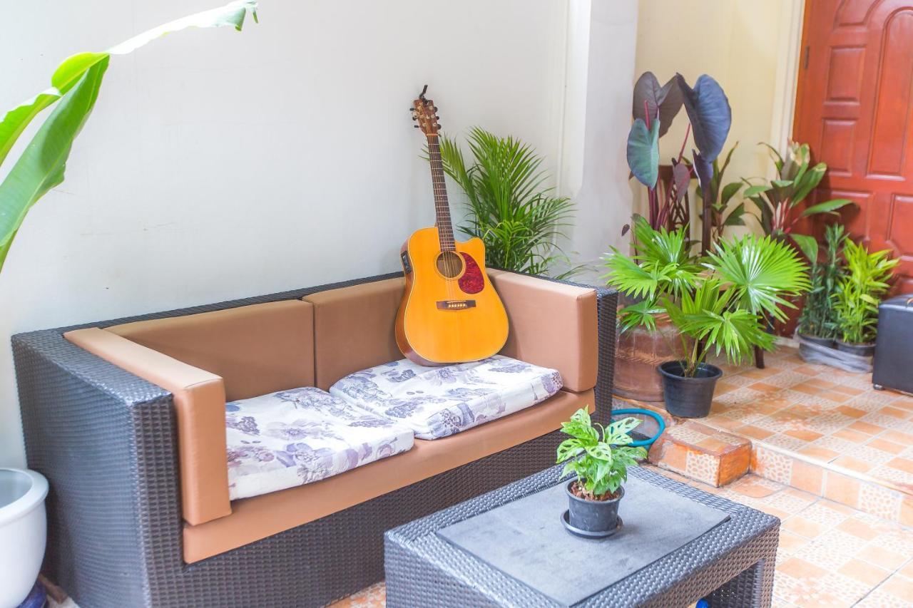 The Little Siri Hotel Chiang Mai Exterior foto