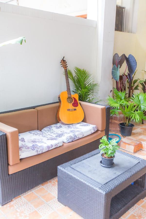 The Little Siri Hotel Chiang Mai Exterior foto